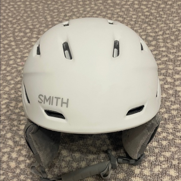 SMITH NWOT Mirage SM ski helmet - Picture 3 of 16